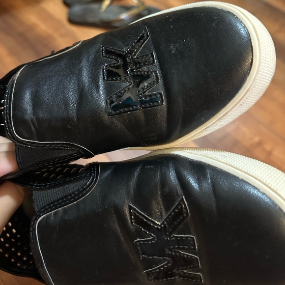 Michael Kors - Sadie Girls Leather Slip Ons - Black Size 4 (Can Fit Women’s 6) - Picture 7 of 11